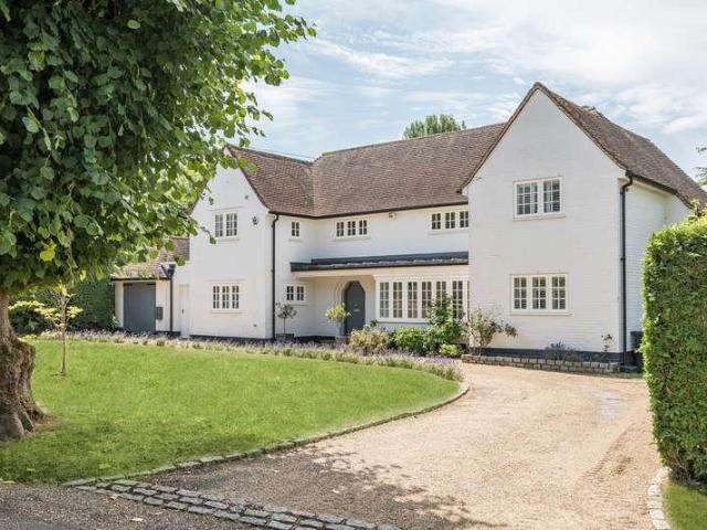 House for sale in Leatherhead, East Horsley