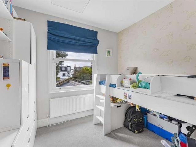 House for sale in London Borough of Merton, Raynes Park