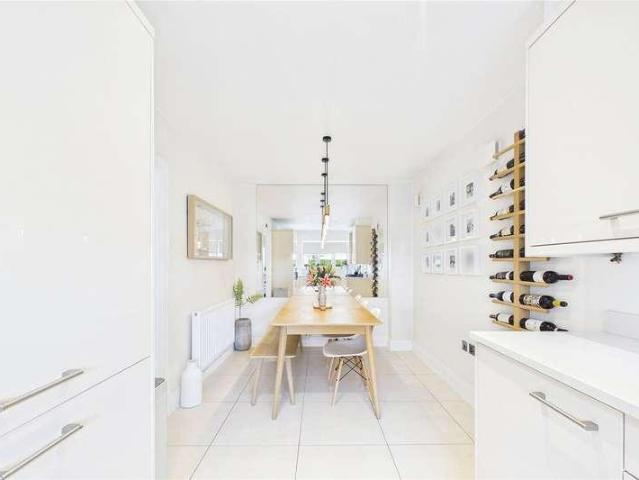 House for sale in Heatherside, Heol-las