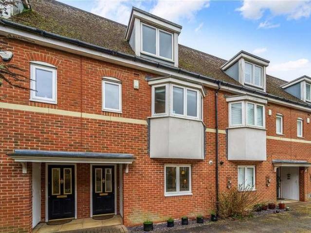 House for sale in Nork, Red Hill