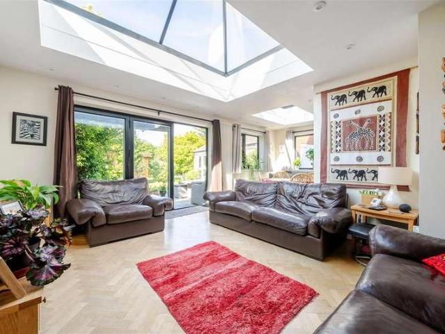 House for sale in Middlecroft, Hampshire