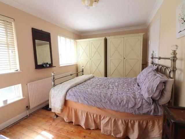 House for sale in Spring Park, Luton