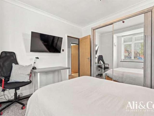 House for sale in Little Thurrock, Grays