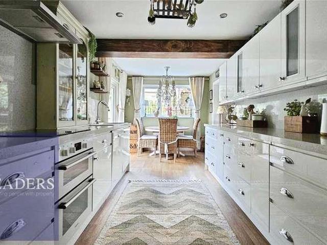 House for sale in Chipping Hill, Essex