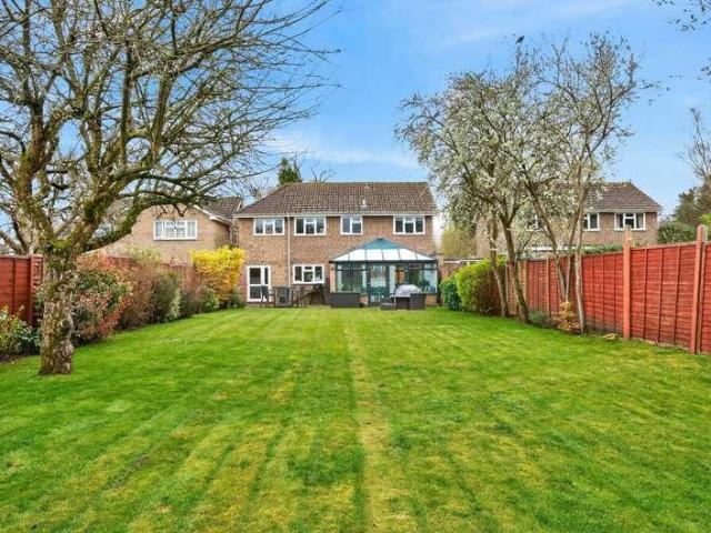 House for sale in West End, Heol-las