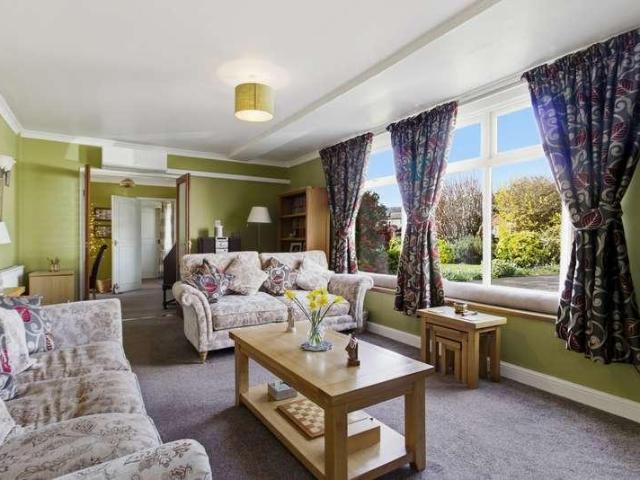 House for sale in Barnard's Green, Forthampton