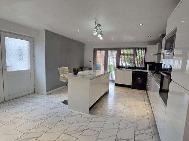 House for sale in Leagrave, Luton