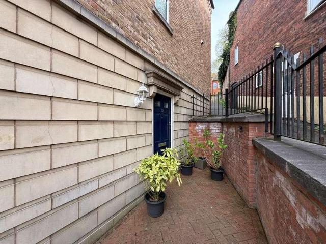 House for sale in Stourbridge, West Midlands