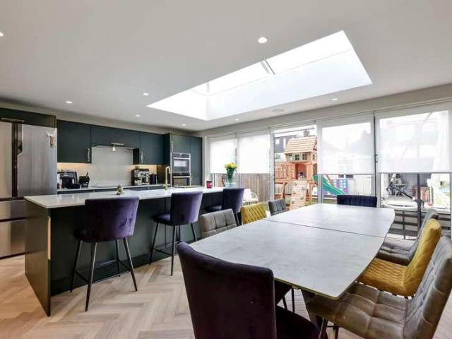 House for sale in Kingswood, Watford