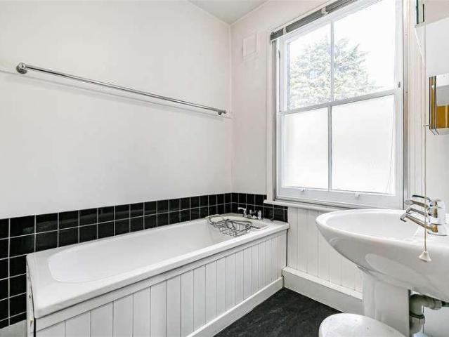 House for sale in Norbiton, Greater London