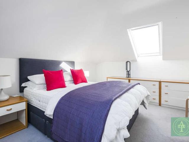 House for sale in Southgate, Greater London