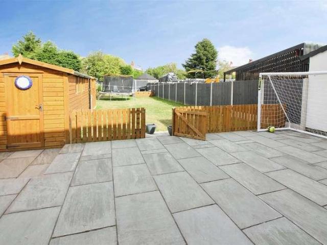 House for sale in Whitkirk, Colton