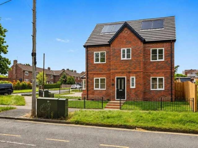 House for sale in Caldermill, East Midlands