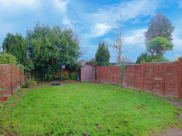 House for sale in London Borough of Ealing, Greenford