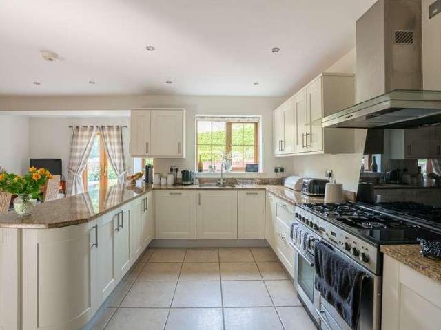 House for sale in Bryn Awelon, Mold