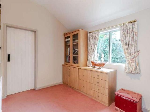 House for sale in Hillview, Surrey