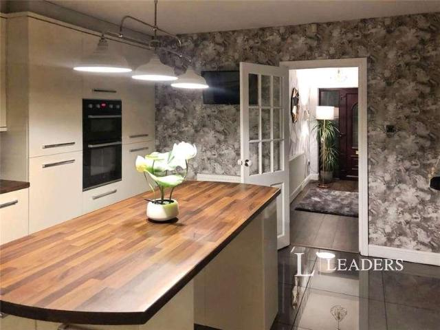 House for sale in Berry Hill, Potters Corner