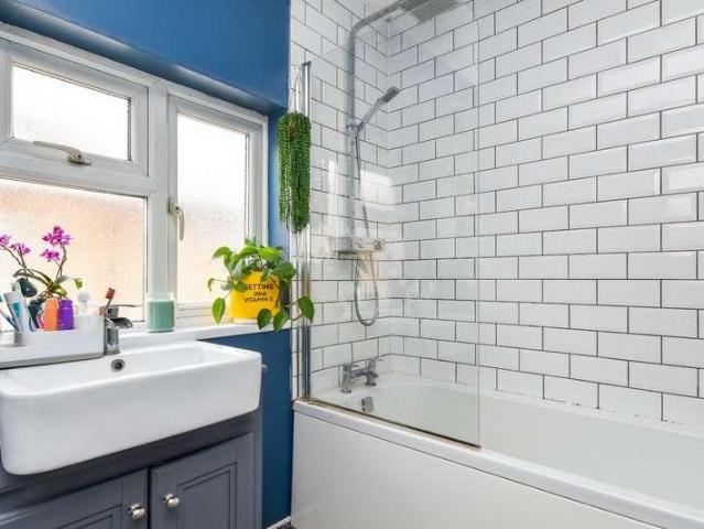 House for sale in North Shoebury, Alton Barnes