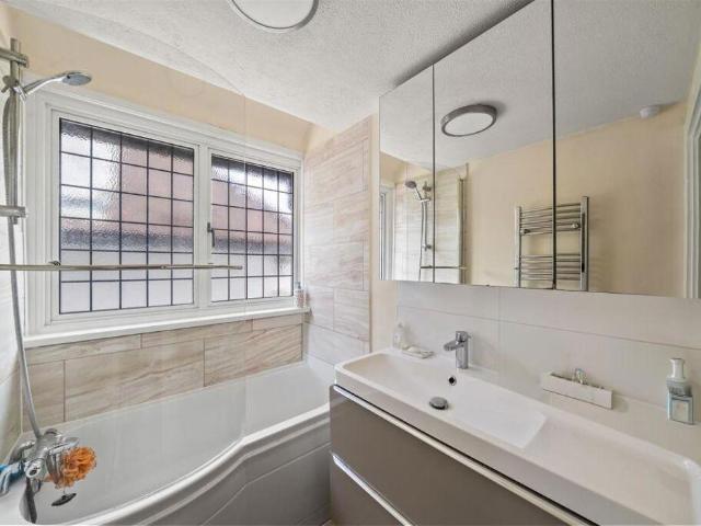 House for sale in Binscombe, Fole