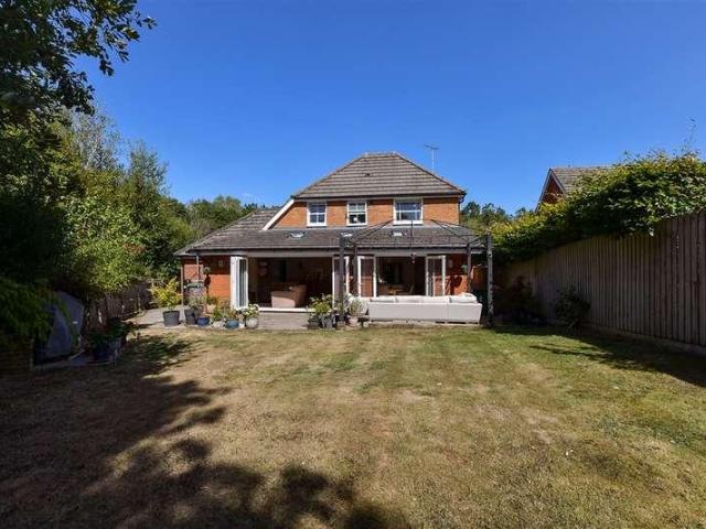 House for sale in Horsham, West Sussex