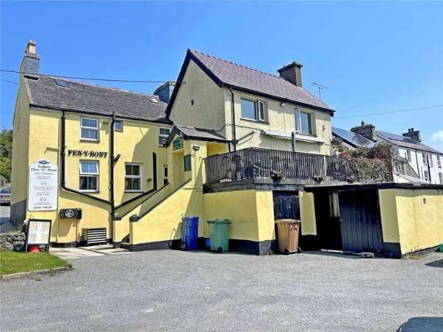 House for sale in Bryncroes, Wales