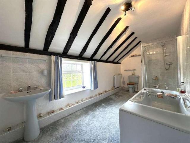 House for sale in Alverton, East Midlands