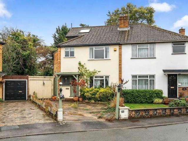 House for sale in Chertsey, Runnymede