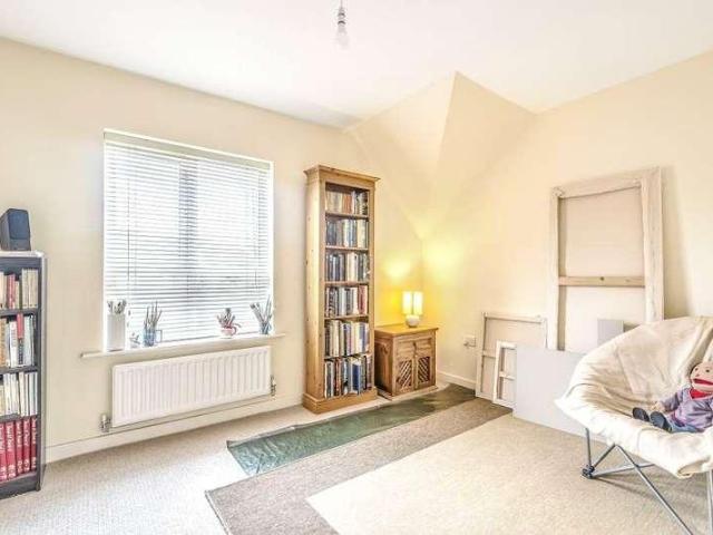 House for sale in Chertsey, Runnymede
