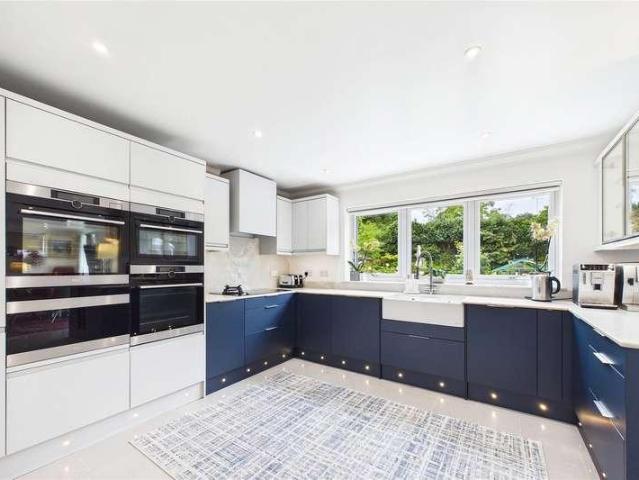 House for sale in Heatherside, Heol-las