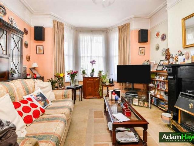 House for sale in Finchley, Greater London