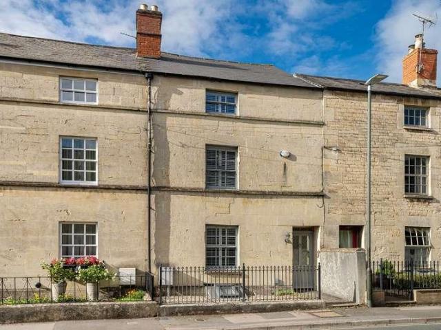 House for sale in Chesterton, Cotswold