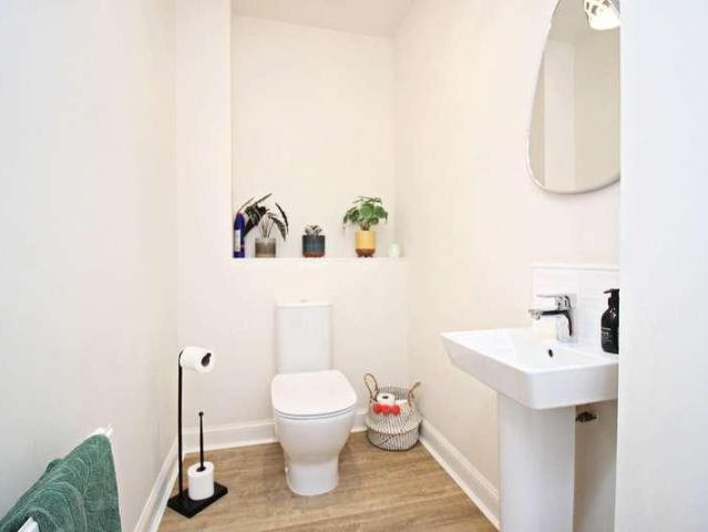 House for sale in Burnside, Fence Houses