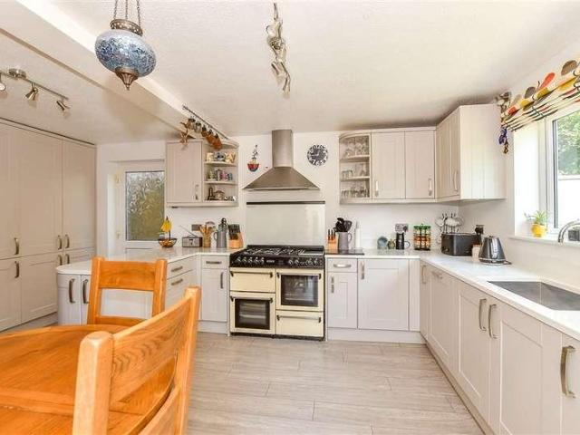 House for sale in Alderbrook, Cross In Hand