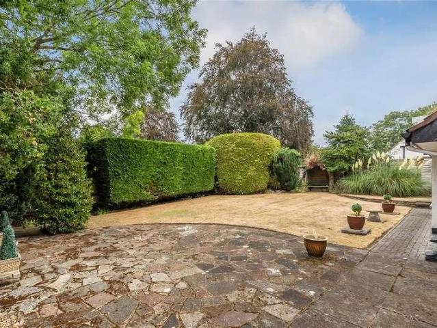 House for sale in Greater London
