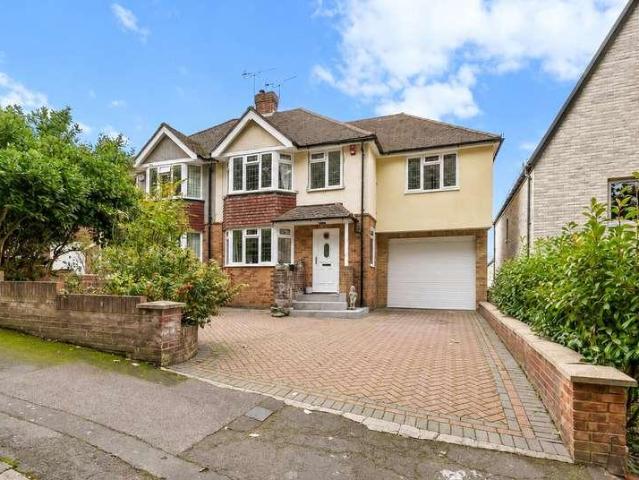House for sale in London Borough of Croydon, Selsdon