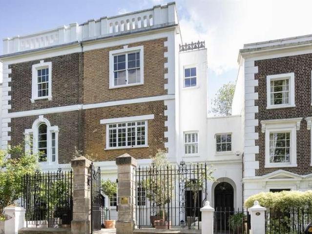 House for sale in Nunhead, Greater London