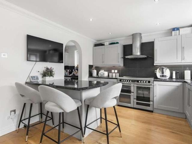 House for sale in Kingsmead, Shenley Brook End