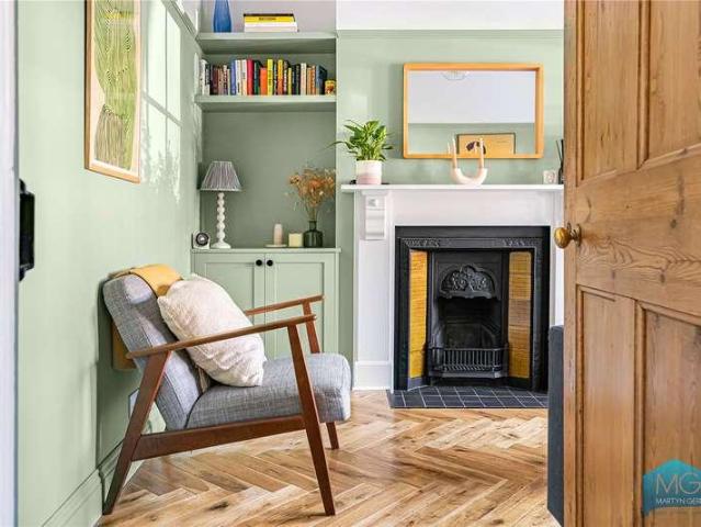 House for sale in New Southgate, Greater London