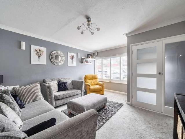 House for sale in Byfleet, Woking