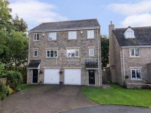 House for sale in Batley, West Yorkshire