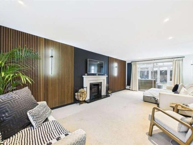 House for sale in Little Sandhurst, Isle Of Man