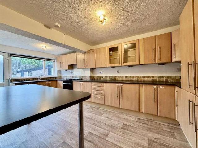 House for sale in Broad Folds, Bradford