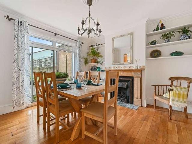 House for sale in Harlesden, Greater London