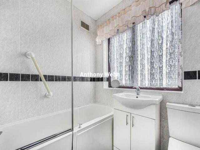 House for sale in Edmonton, Greater London