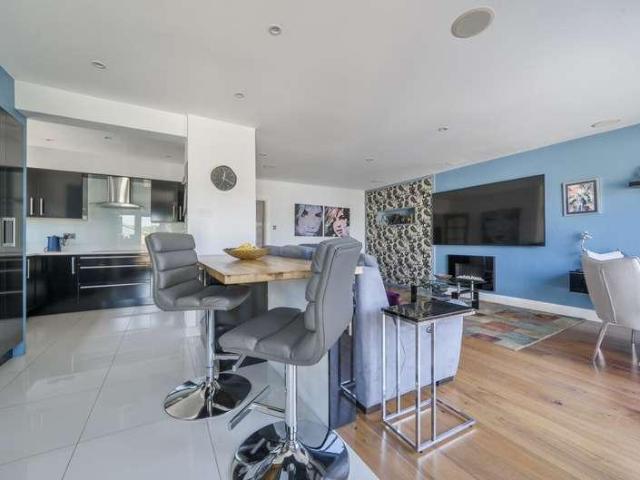 House for sale in Greater London