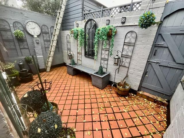 House for sale in Liverpool, Kennessee Green