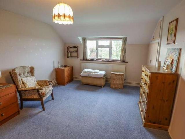 House for sale in Llanbethery, Wales