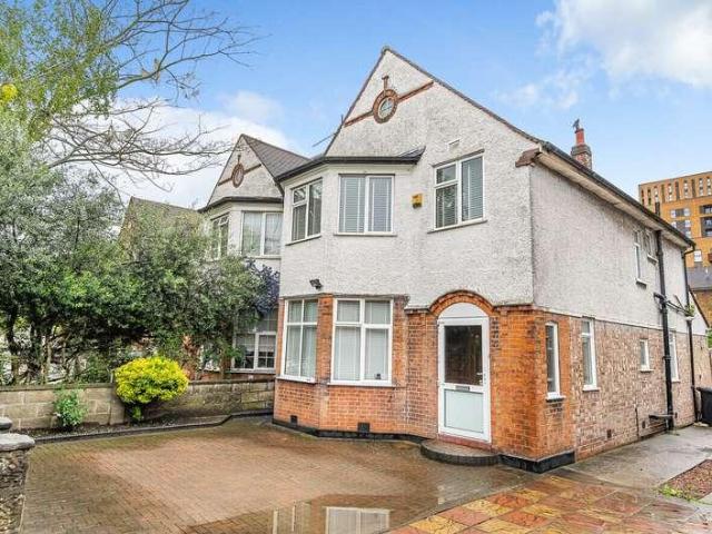 House for sale in London Borough of Ealing, Greater London