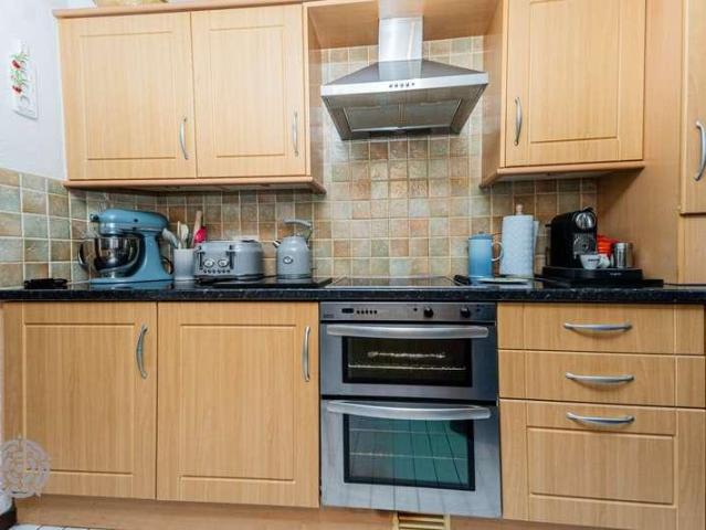 House for sale in Kirklees, Bury