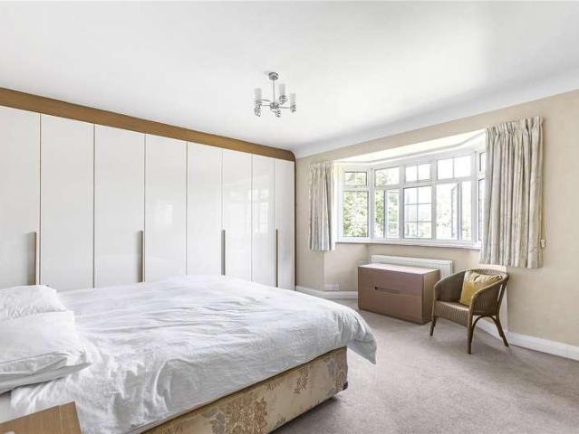 House for sale in High Barnet, Greater London